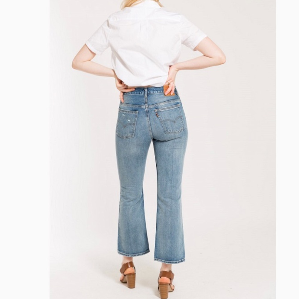 NWT Levi’s 517 High Waisted Distressed Crop Jeans - Picture 2 of 8